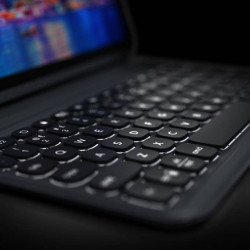 Клавиатура и калъф за таблет ZAGG Pro Keys Apple iPad 10.9
