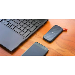 Външна памет SanDisk 2TB Portable SSD